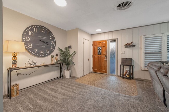 1821 Mulberry Dr in Hanford, CA - Building Photo - Building Photo