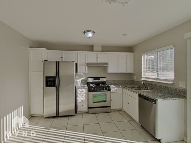 1368 S Christy Ln in Las Vegas, NV - Building Photo - Building Photo