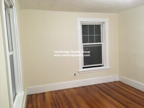 16 Cutter Ave, Unit 2B in Somerville, MA - Building Photo - Building Photo