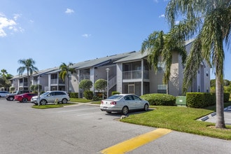 Timber Chase at Sarasota Bay in Sarasota, FL - Foto de edificio - Building Photo