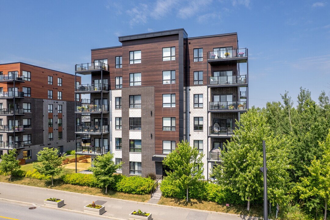 120 De La Belle-Dame Av in La Prairie, QC - Building Photo
