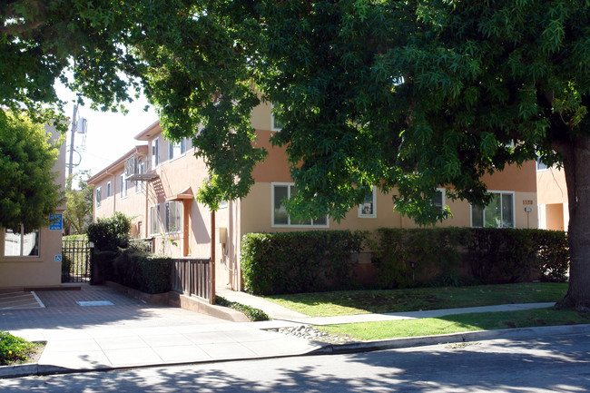 1129 Rhinette Ave in Burlingame, CA - Building Photo - Building Photo