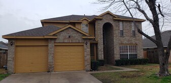 3460 Braes Meadow Dr in Grand Prairie, TX - Building Photo