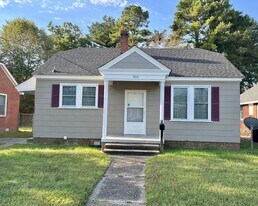 905 Maple St in Elizabeth City, NC - Building Photo