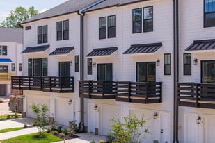 Maybrook Terraces in Greenville, SC - Building Photo