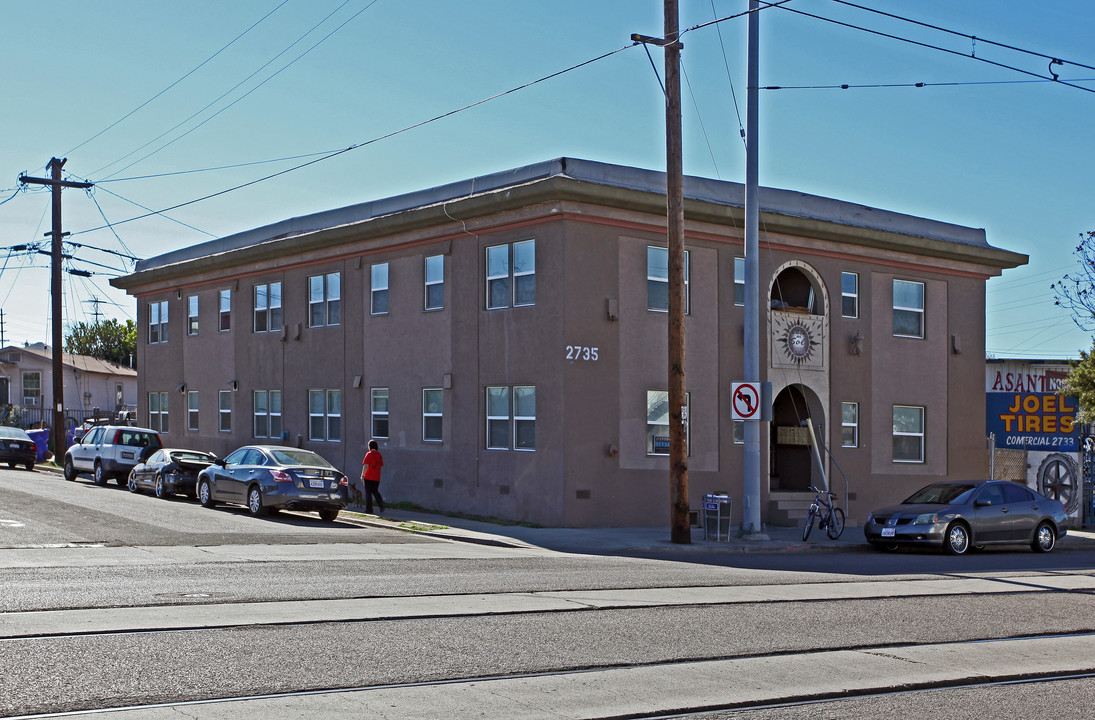 Commercial Suites in San Diego, CA - Foto de edificio