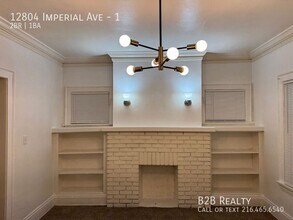 12804 Imperial Ave in Cleveland, OH - Foto de edificio - Building Photo