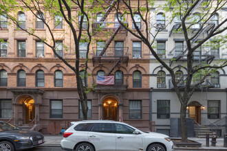 413 E 90th St in New York, NY - Building Photo - Building Photo