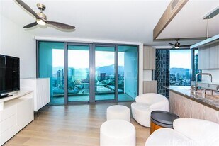 1000 Auahi St in Honolulu, HI - Building Photo