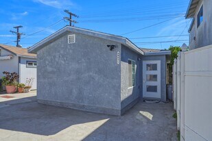 5862 Beck Ave in North Hollywood, CA - Building Photo