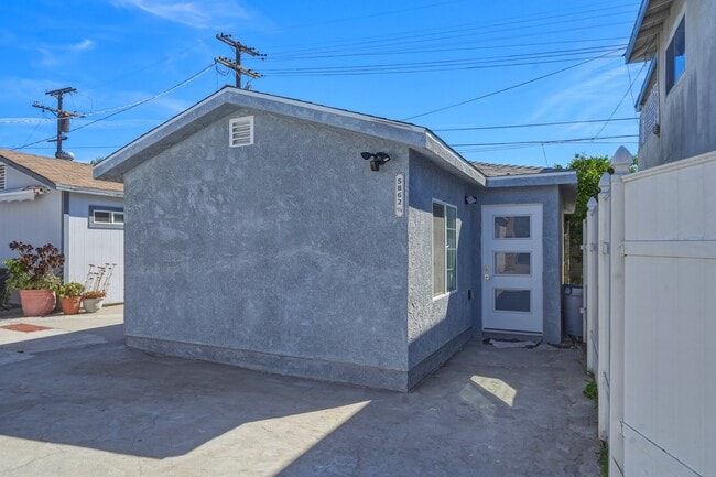 property at 5862 Beck Ave