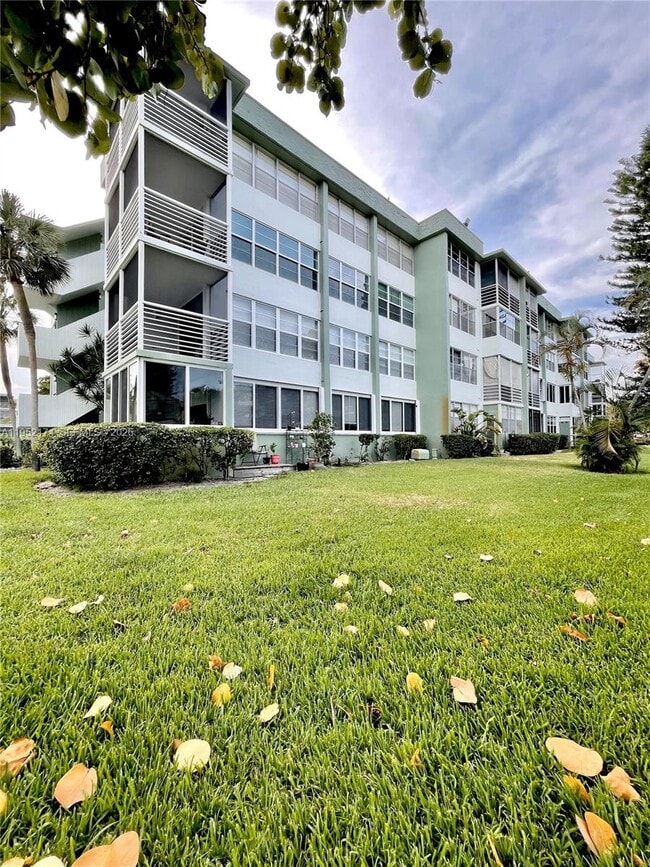 property at 2751 Taft St