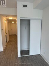 2209 Kingston Rd in Toronto, ON - Building Photo - Building Photo