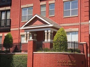 2400 McCue Rd in Houston, TX - Building Photo - Building Photo