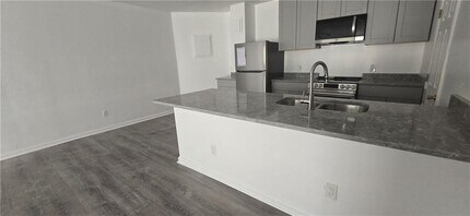 4951 Larkspur Ln in College Park, GA - Building Photo - Building Photo