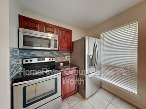 600 British Ct in Arlington, TX - Building Photo - Building Photo