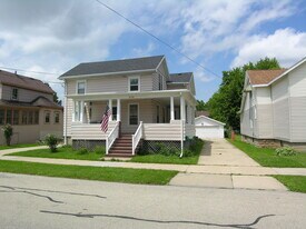 24 W 12th Ave, Unit 24 12th in Oshkosh, WI - Building Photo