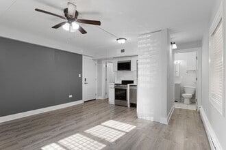 6023 N Kenmore Ave, Unit 1 in Chicago, IL - Foto de edificio - Building Photo