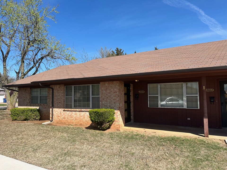 2014 W Utah Ave in Chickasha, OK - Building Photo