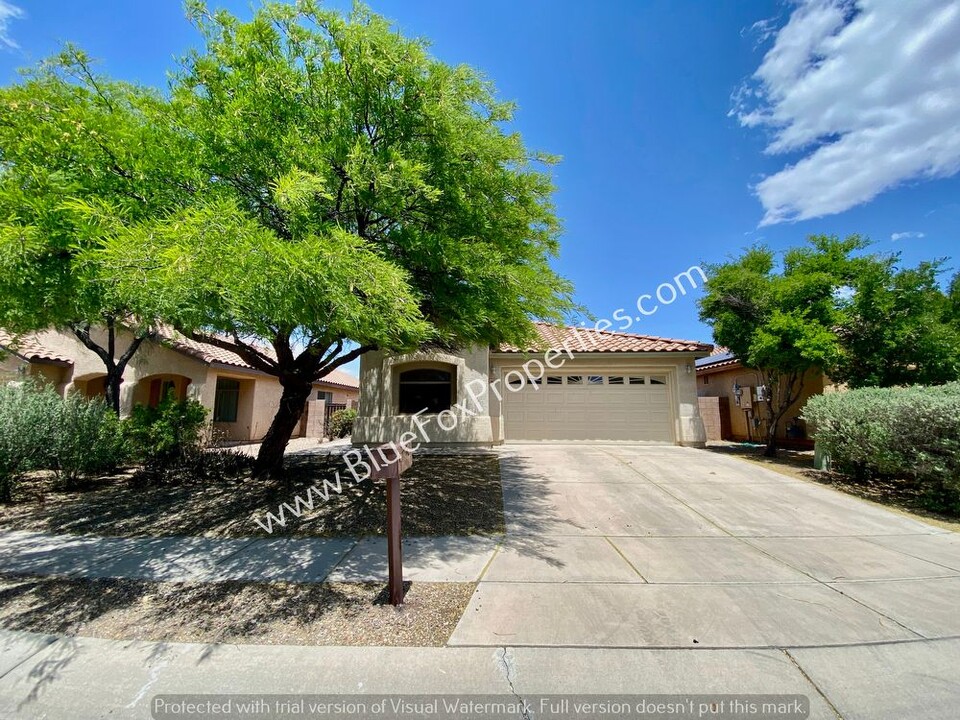 10477 E Rose Hill St in Tucson, AZ - Building Photo