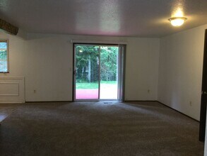 9905 48th Ave W in Mukilteo, WA - Building Photo - Building Photo