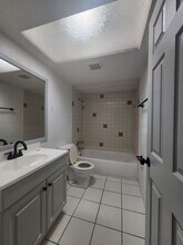 1140 S Ridgewood Ave in Daytona Beach, FL - Foto de edificio - Building Photo