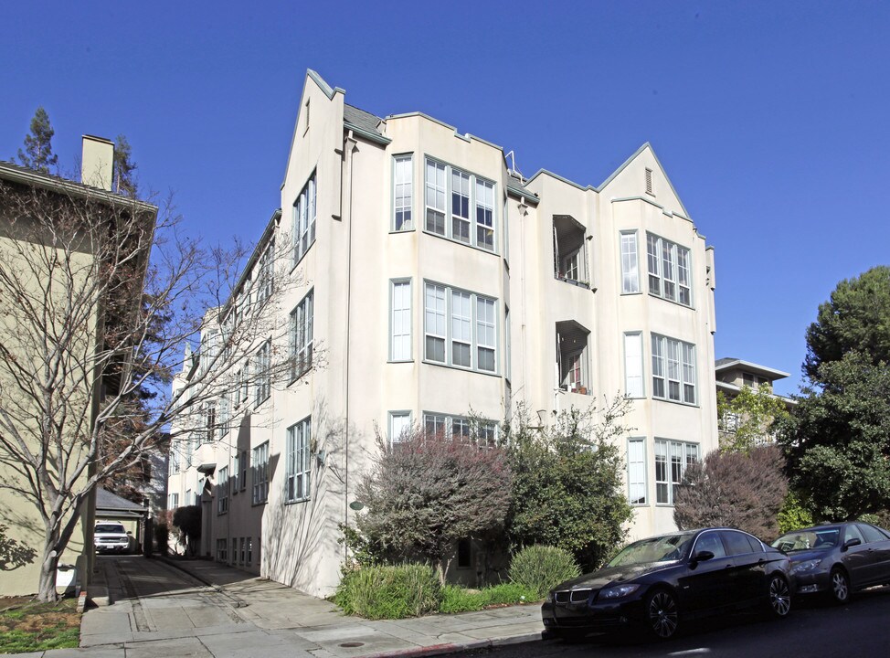 473-477 Ellita Ave in Oakland, CA - Building Photo