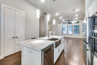 3170 Carmel St in Dallas, TX - Building Photo - Building Photo