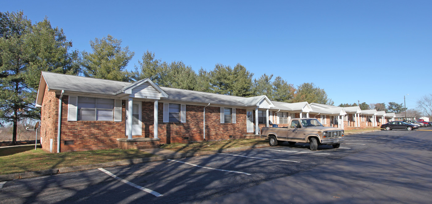 SH101-College Road Apartments (RCA) in Shelby, NC - Foto de edificio