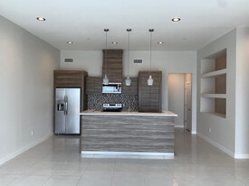 Luxx Verge Villas in El Paso, TX - Building Photo