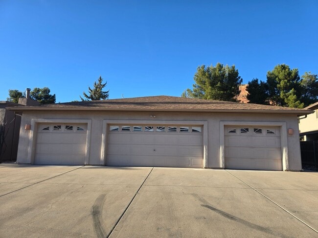 340 Fairway Oaks Dr in Sedona, AZ - Building Photo - Building Photo