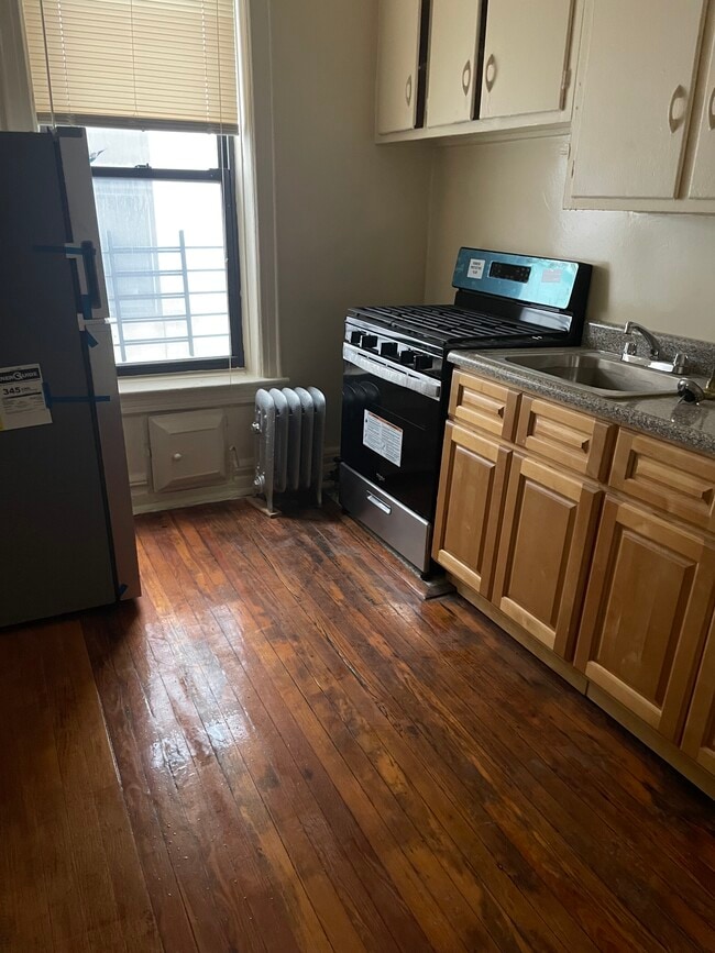 233 Martense St, Unit 2F in Brooklyn, NY - Foto de edificio - Building Photo