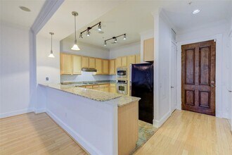 7134 Mapleridge St in Houston, TX - Building Photo - Building Photo