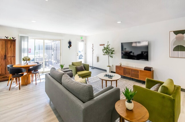 The Outlook at Mission Valley Apartments in San Diego, CA - Building Photo - Building Photo