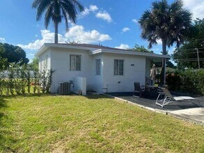 538 SW 7th St in Hallandale Beach, FL - Building Photo - Building Photo
