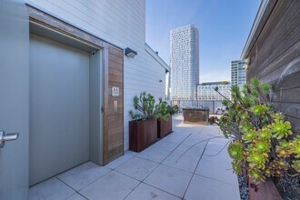 1532 Howard St in San Francisco, CA - Building Photo - Building Photo