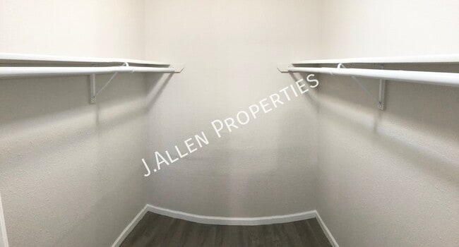 1804 Parker Cir in Norfolk, NE - Building Photo - Building Photo