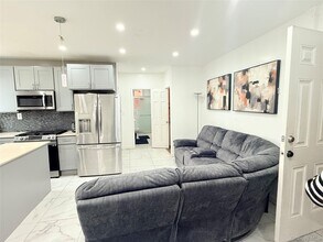 220 Rogers Ave in Brooklyn, NY - Building Photo - Building Photo