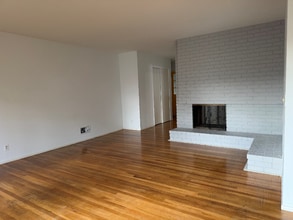 1941 Perry Ave in Menlo Park, CA - Foto de edificio - Building Photo