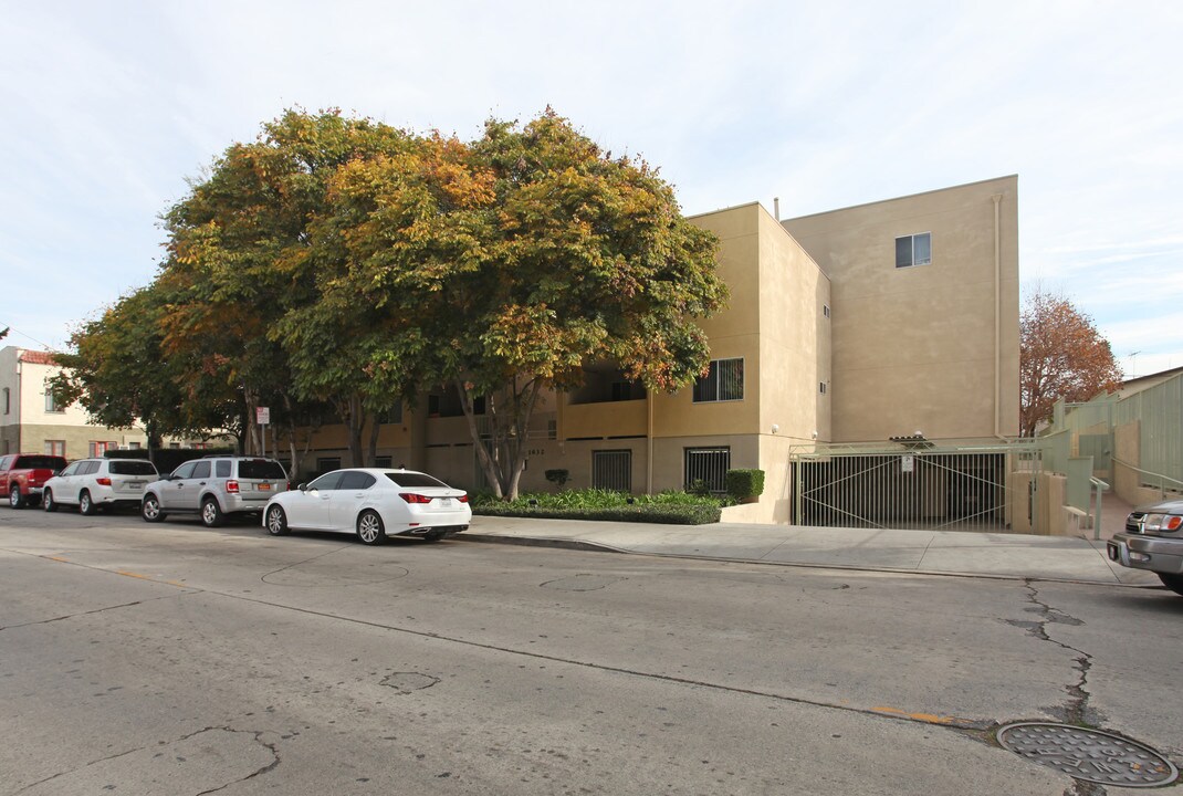 Barnsdall Court Apartments I in Los Angeles, CA - Building Photo