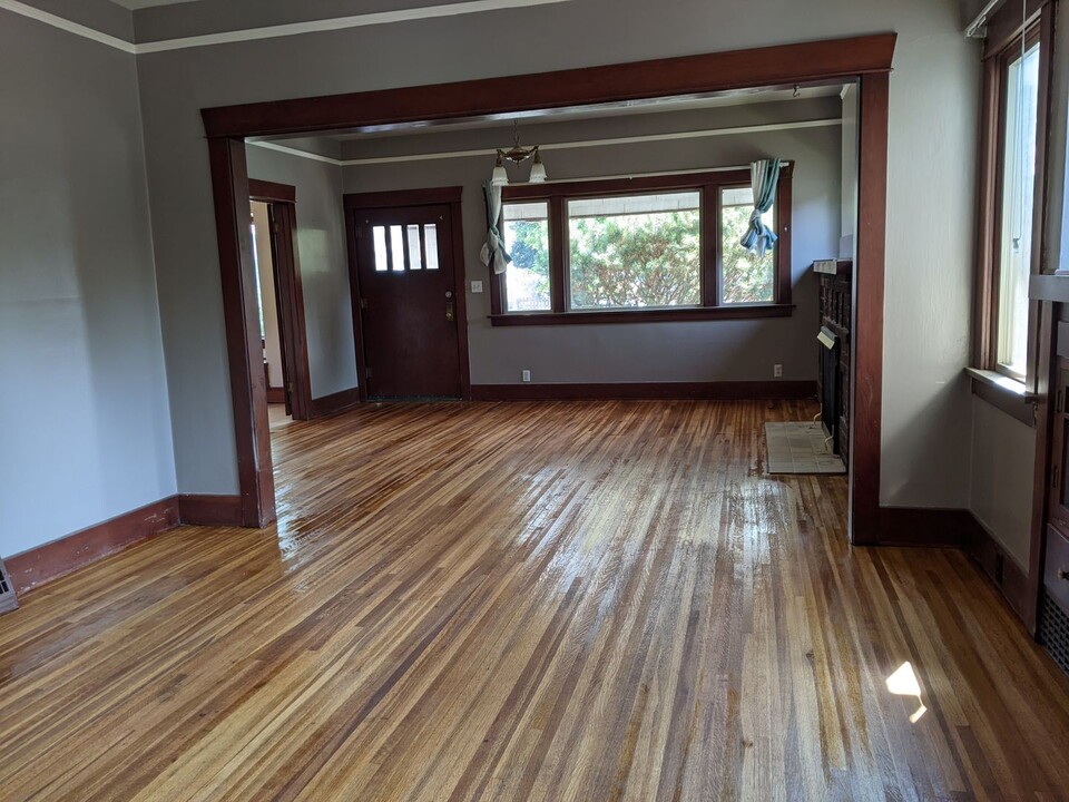 803 10th Ave in Lewiston, ID - Building Photo