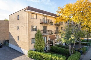 6450 Couture Boul in Montréal, QC - Building Photo