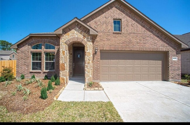 property at 2926 Grand Hawthorne Rd