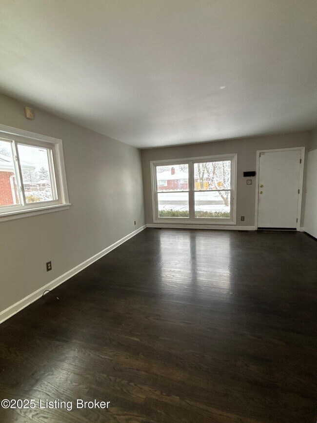 3445 Allison Way in Louisville, KY - Foto de edificio - Building Photo