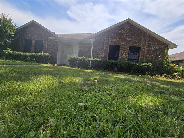 property at 2126 Woodglen Dr