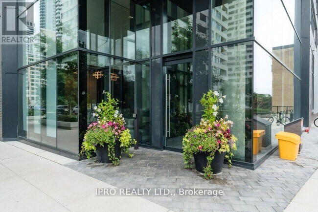 11-1211 Lillian St in Toronto, ON - Building Photo - Building Photo