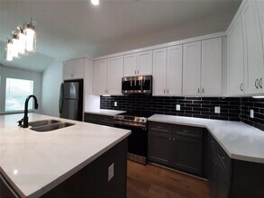 4530 Mayflower St in Houston, TX - Building Photo - Building Photo