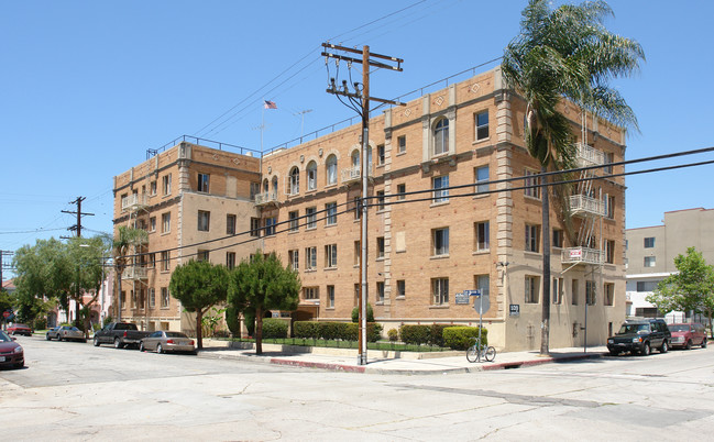 Gramercy Apartments in Los Angeles, CA - Foto de edificio - Building Photo