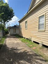 404 James St in Houston, TX - Building Photo