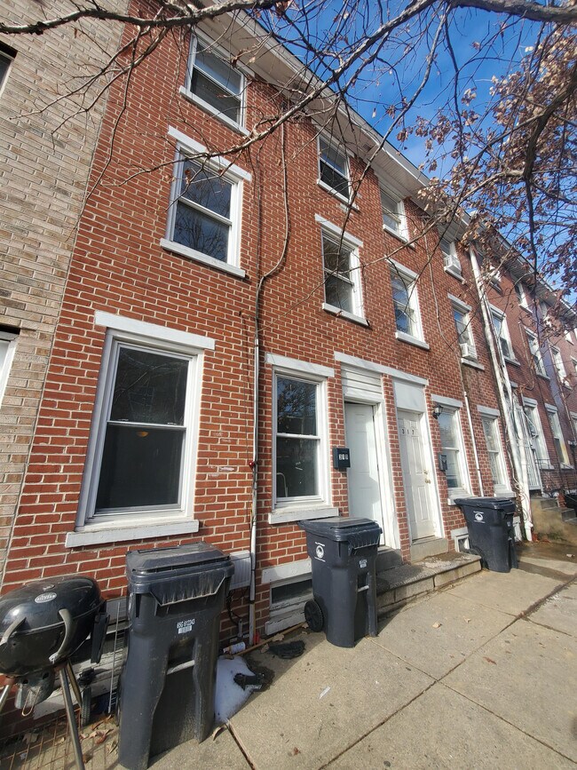 property at 319 S Jackson St